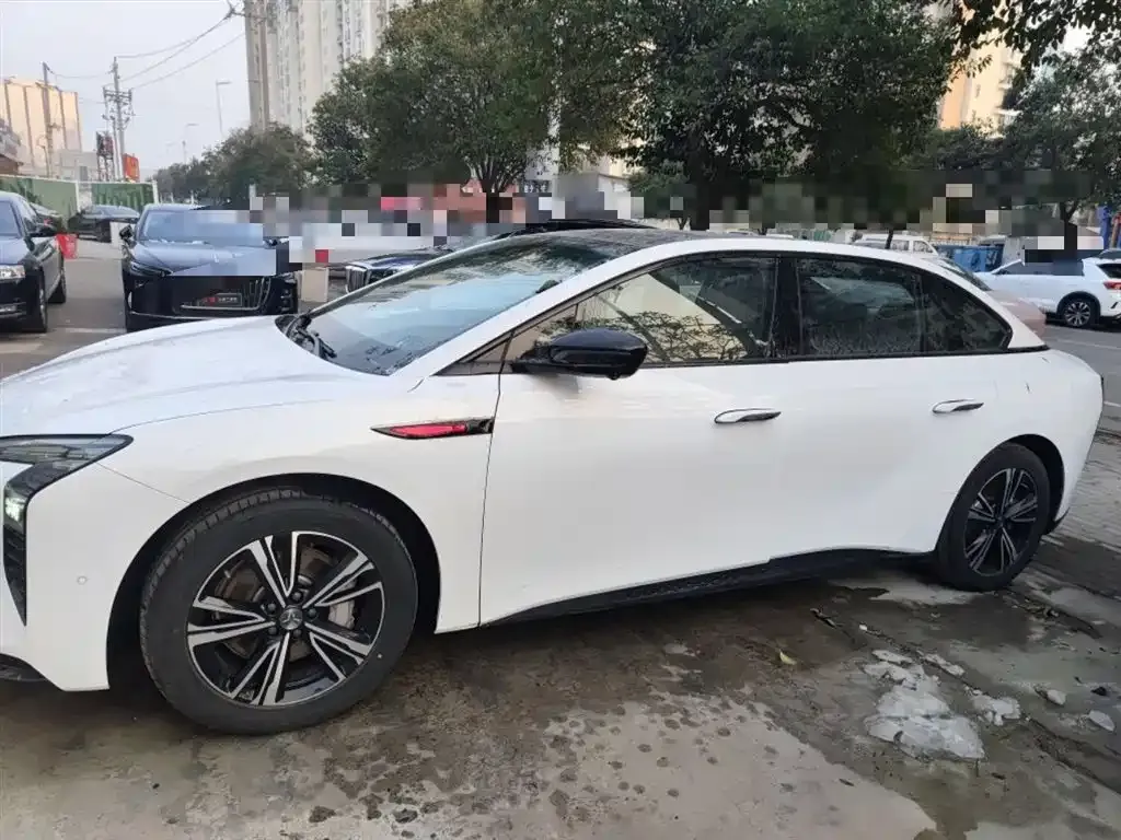 Hongqi EH7 — фото 10