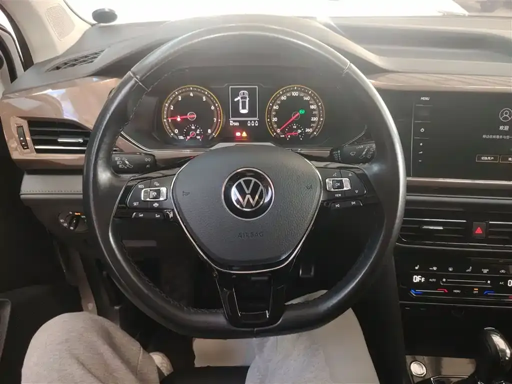 Volkswagen Tharu — фото 3