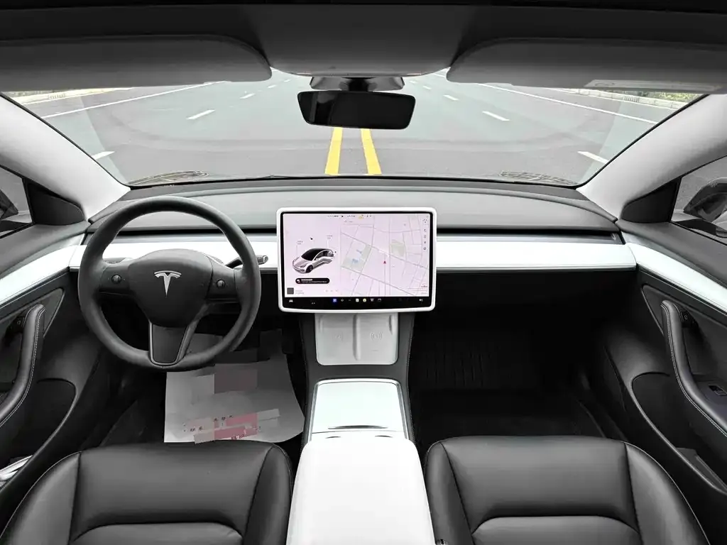 Tesla Model 3 — фото 2