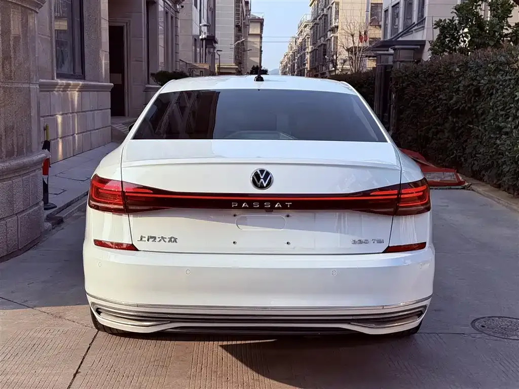 Volkswagen Passat — фото 2