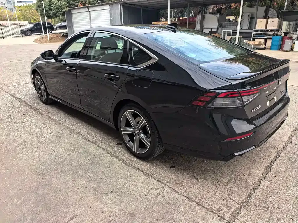 Honda Accord — фото 6