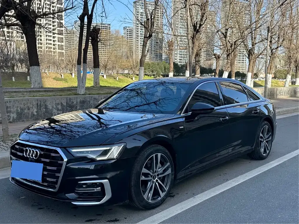 Audi A6L — фото 1