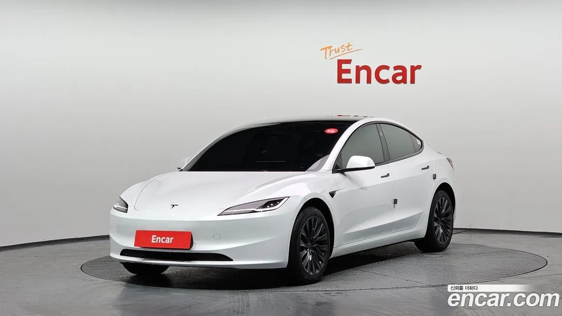 Tesla Model 3 — фото 1