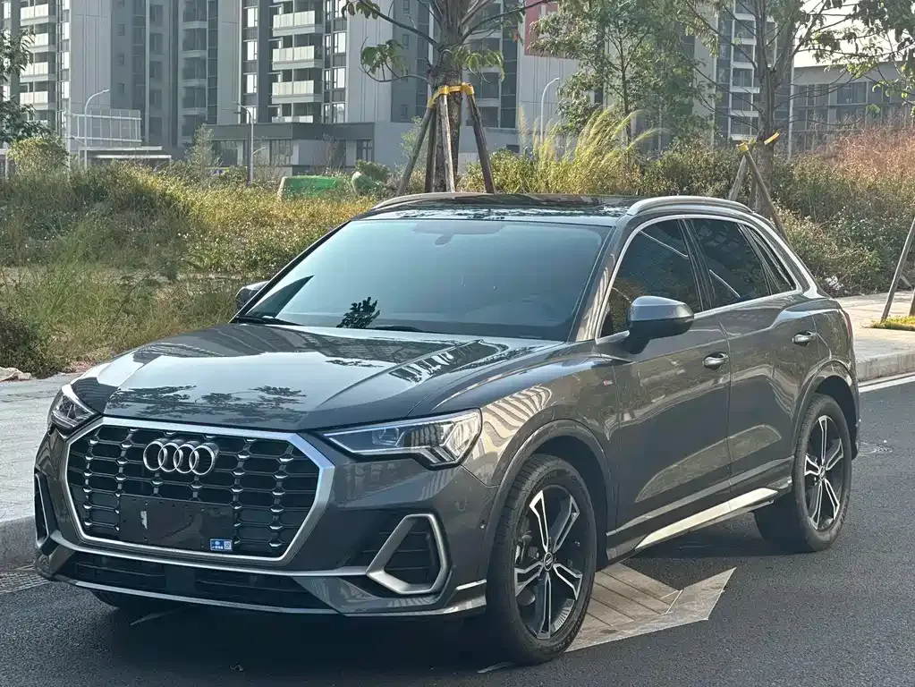 Audi Q3 — фото 1