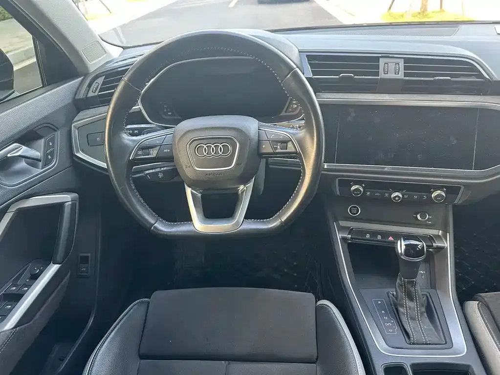 Audi Q3 — фото 5
