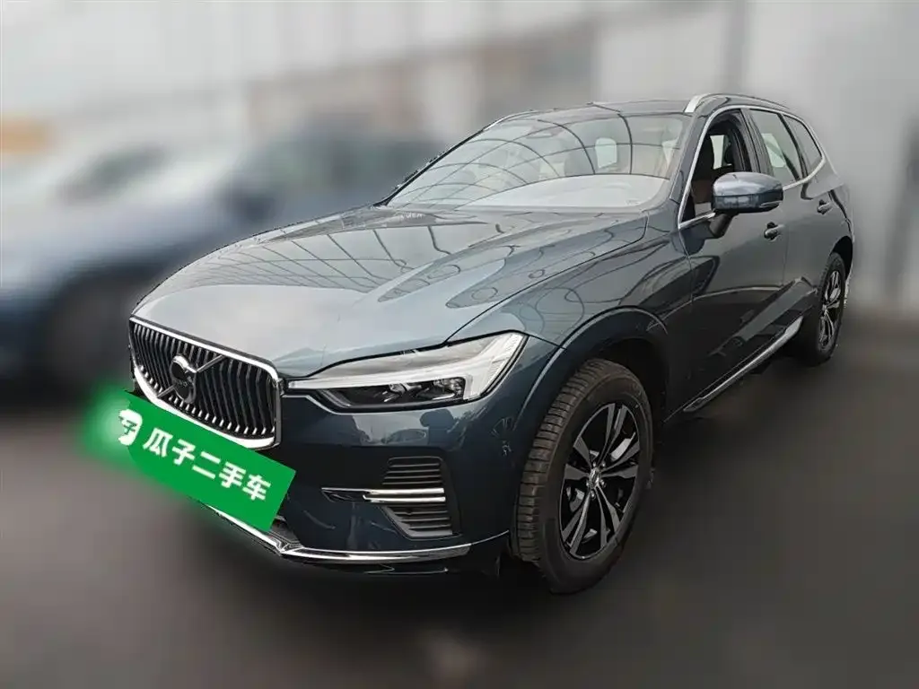 Volvo XC60 — фото 1