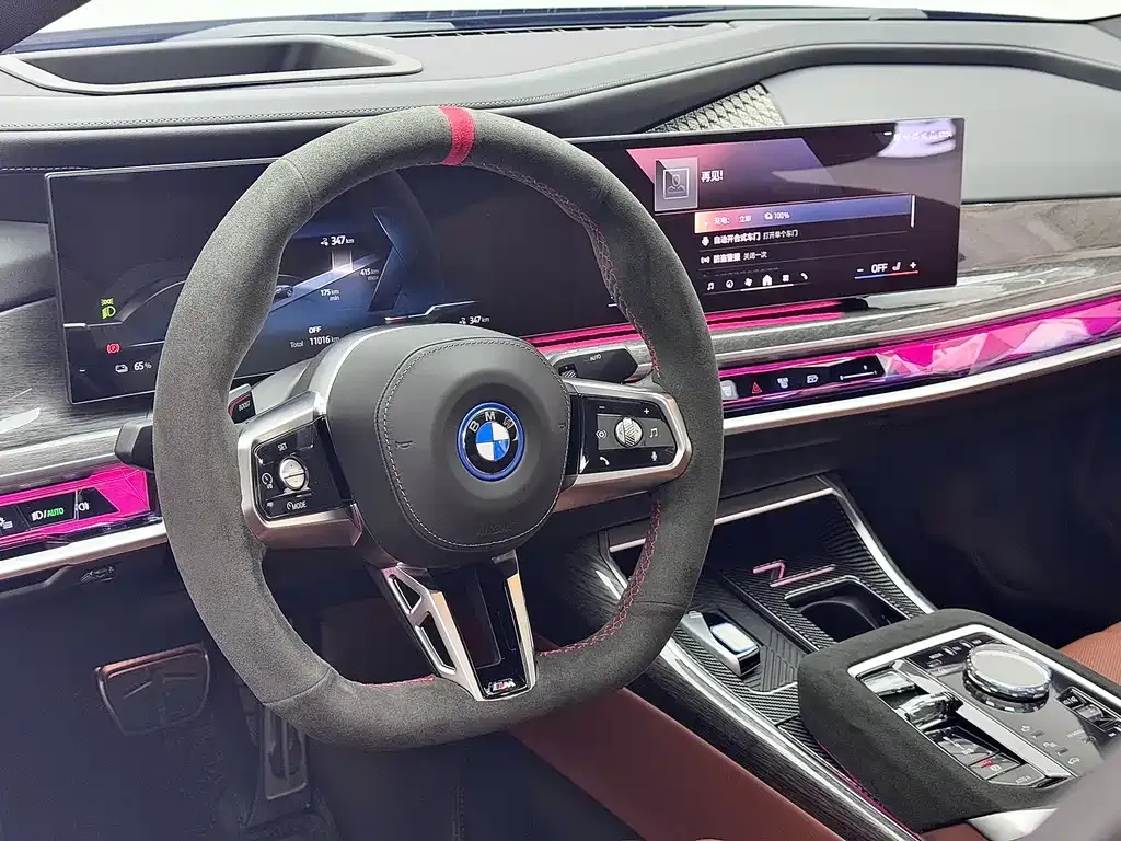 BMW i7 — фото 8