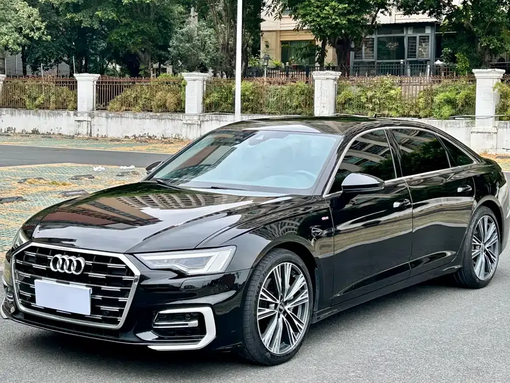 Audi A6L — фото 1