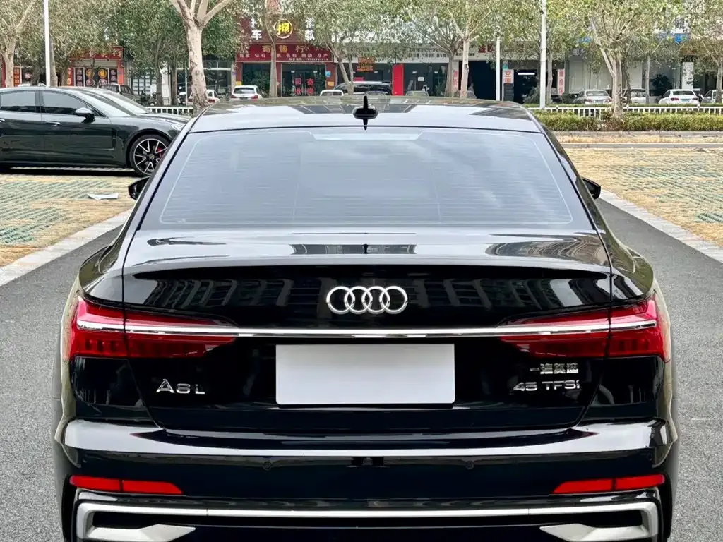 Audi A6L — фото 2