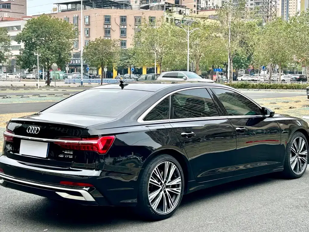 Audi A6L — фото 9