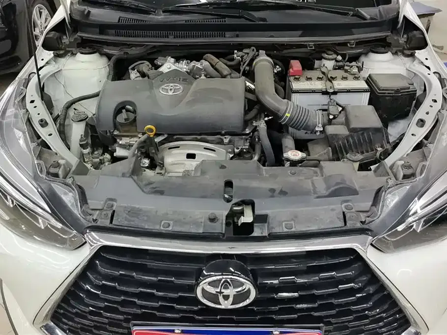 Toyota Yaris L — фото 10