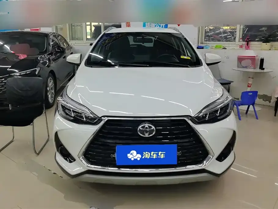 Toyota Yaris L — фото 4