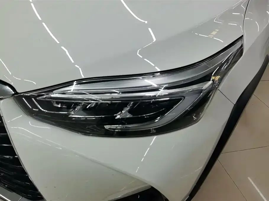 Toyota Yaris L — фото 3
