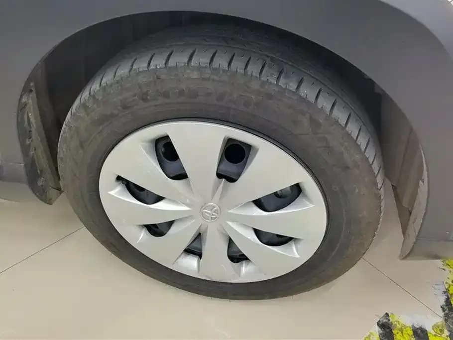 Toyota Yaris L — фото 6