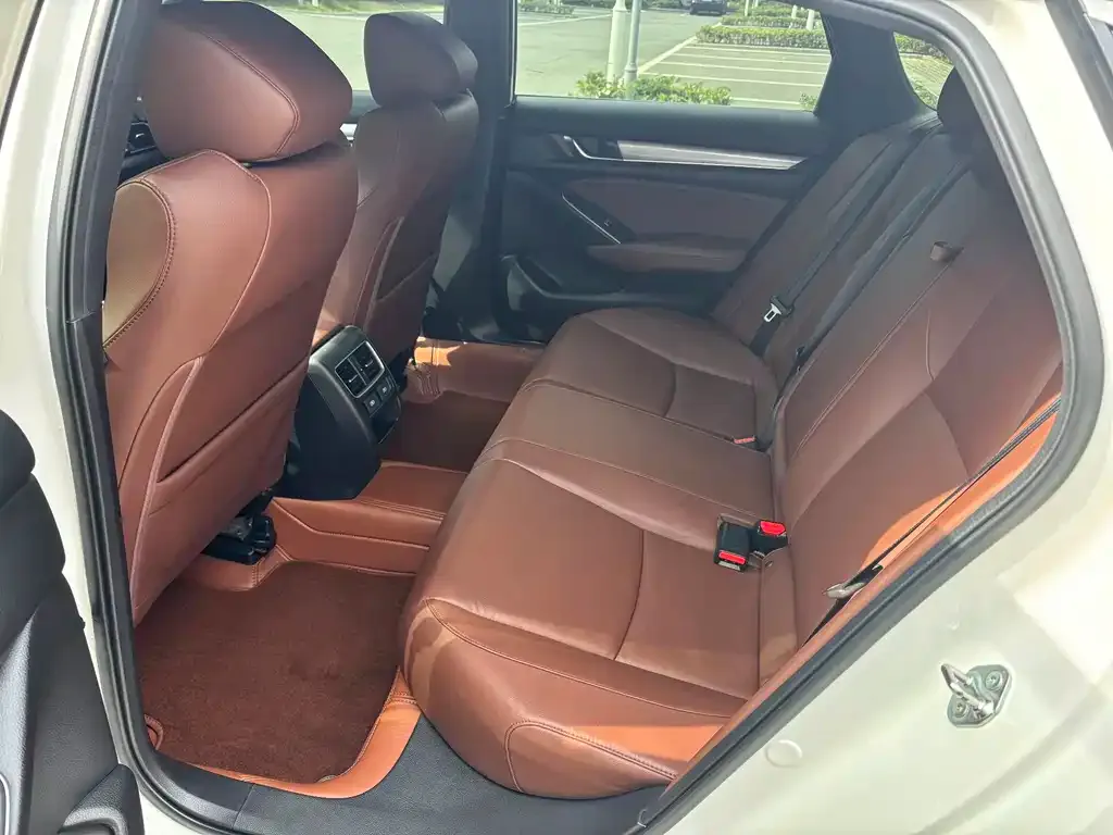 Honda Inspire — фото 10