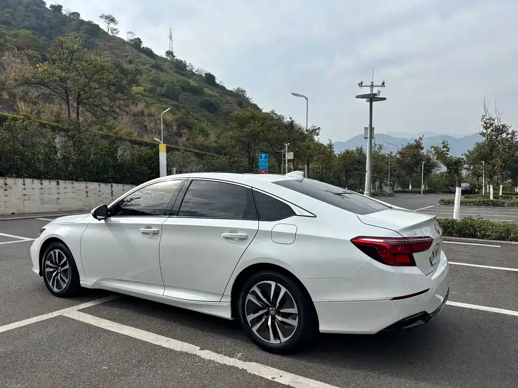 Honda Inspire — фото 4