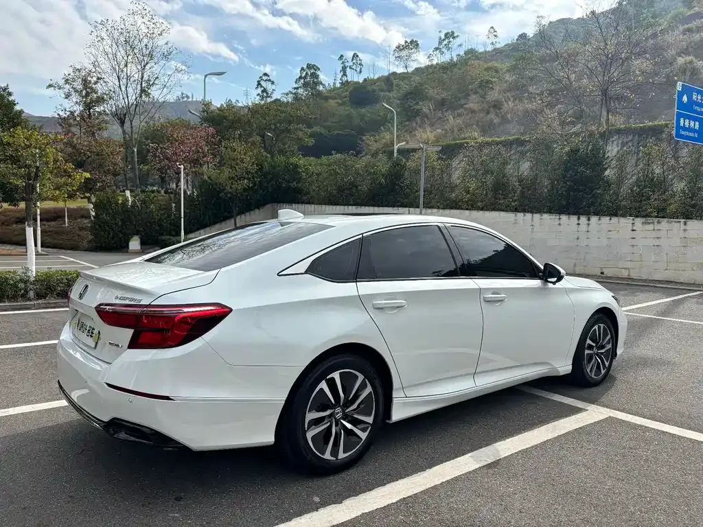 Honda Inspire — фото 6