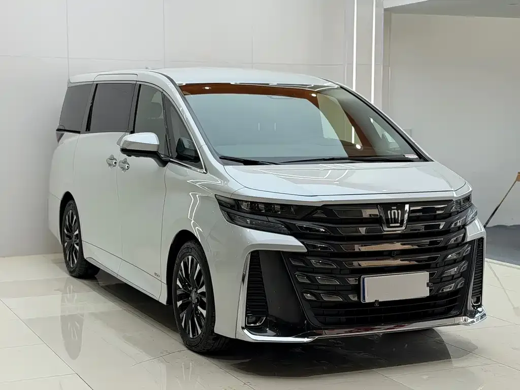 Toyota Vellfire — фото 3