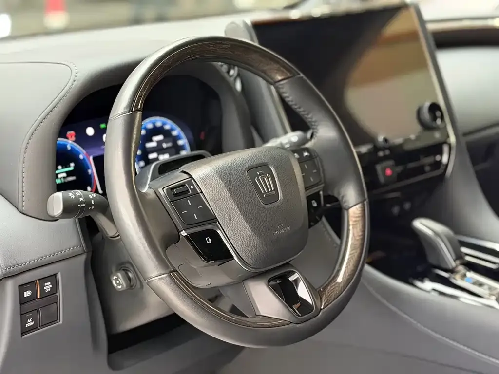 Toyota Vellfire — фото 6