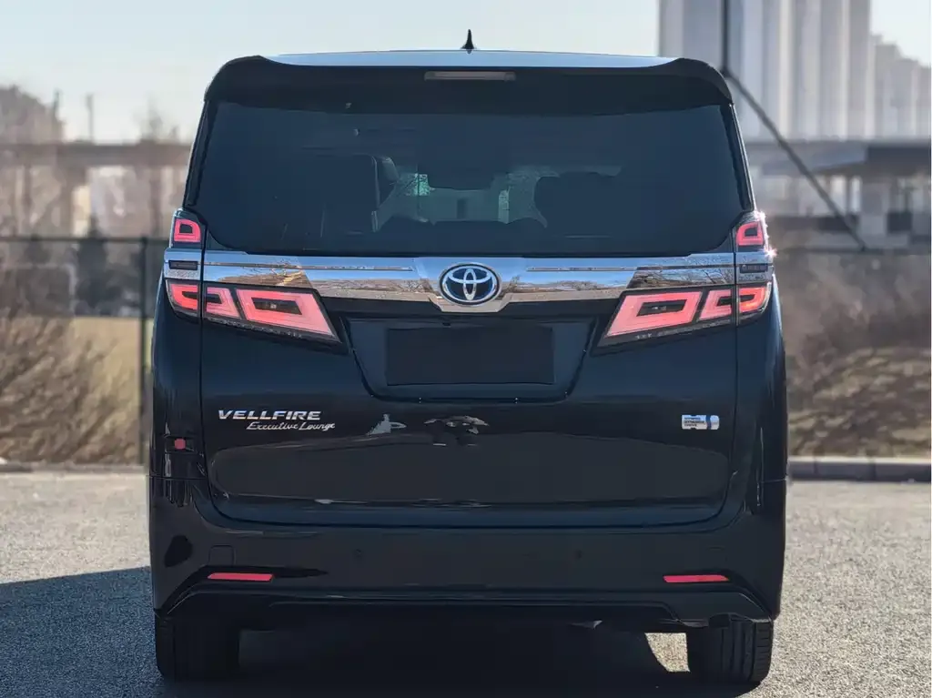 Toyota Vellfire — фото 8