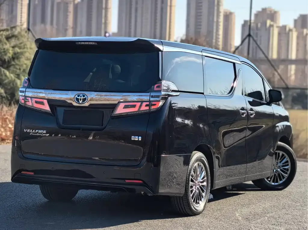 Toyota Vellfire — фото 10