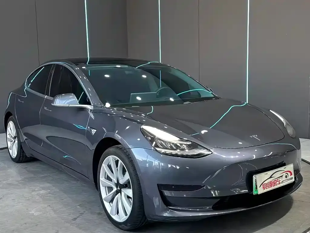 Tesla Model 3 — фото 3