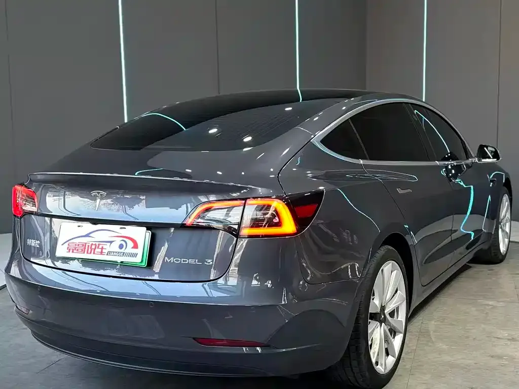 Tesla Model 3 — фото 6