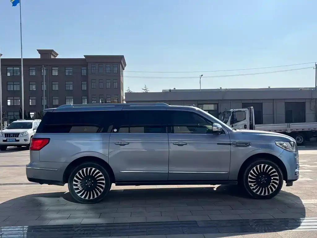 Lincoln Navigator — фото 7