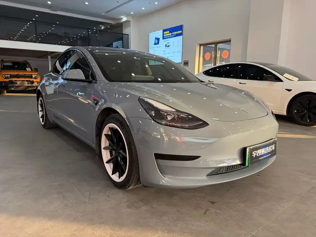 Tesla Model 3 — фото 6