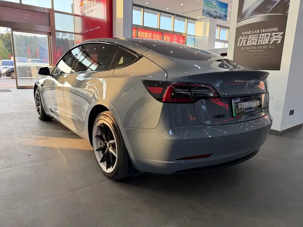Tesla Model 3 — фото 5