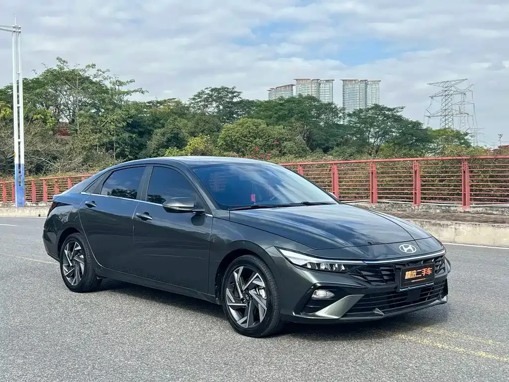 Hyundai Elantra — фото 7