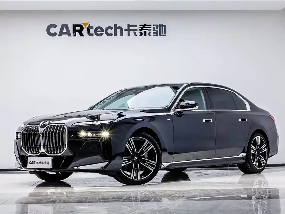 BMW 7 Series — фото 1