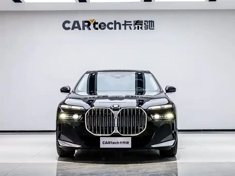 BMW 7 Series — фото 4