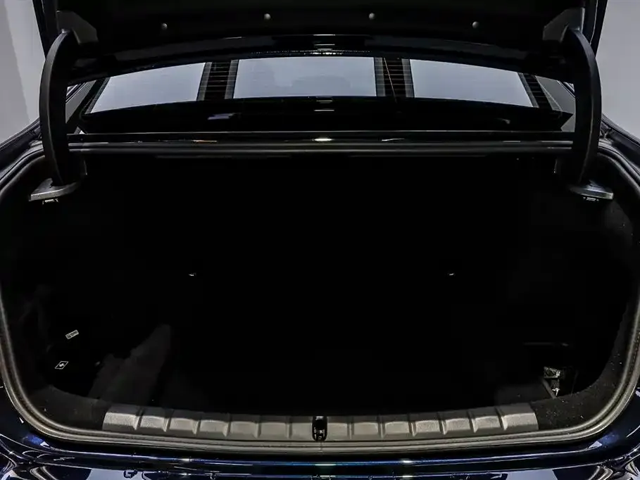 BMW 7 Series — фото 8