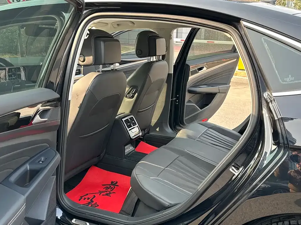 Volkswagen Passat — фото 7