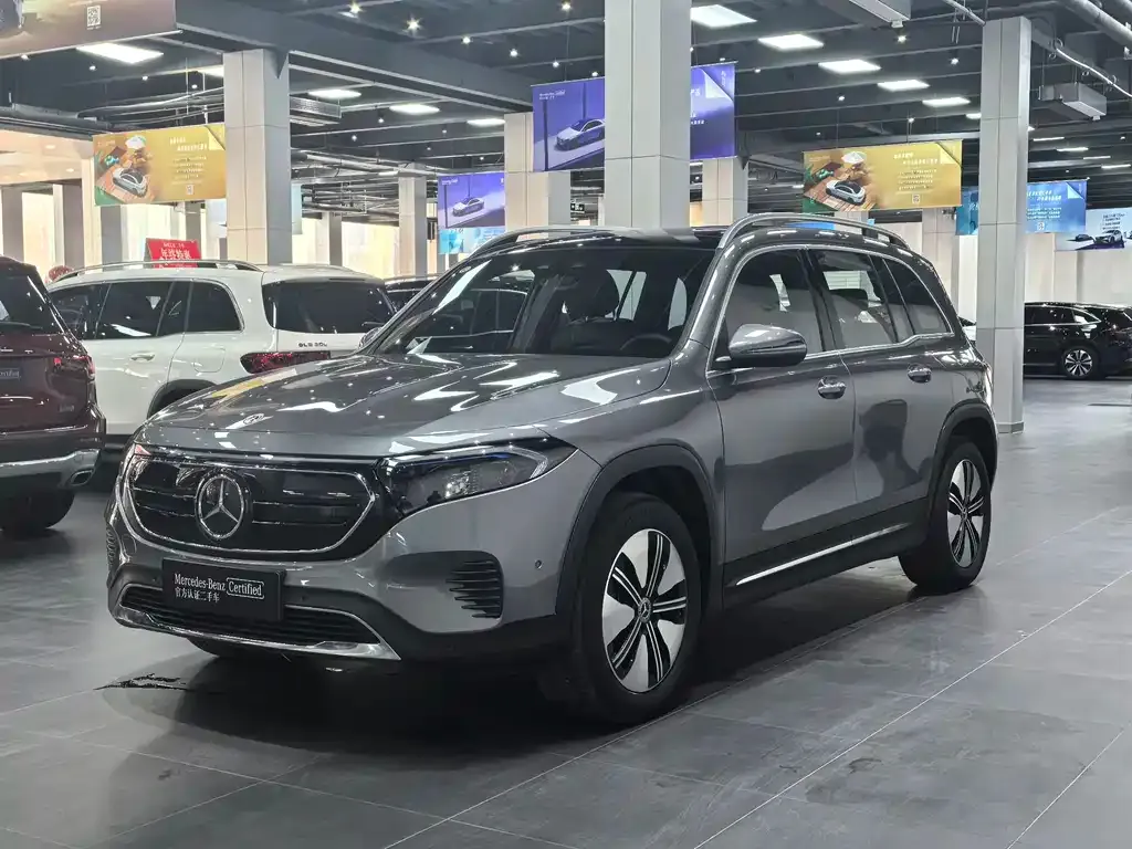 Mercedes-Benz EQB — фото 1