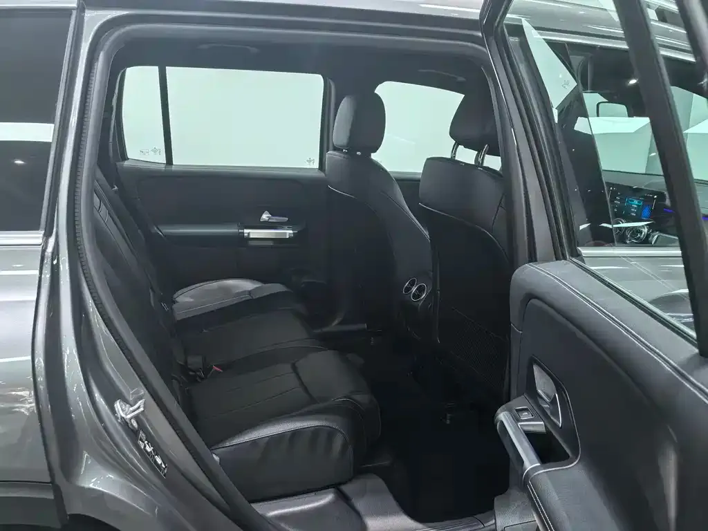 Mercedes-Benz EQB — фото 10
