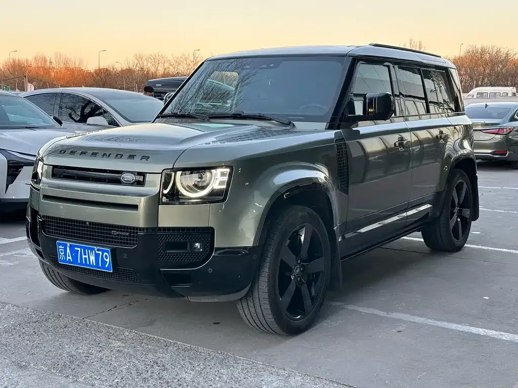 Land Rover Defender — фото 1