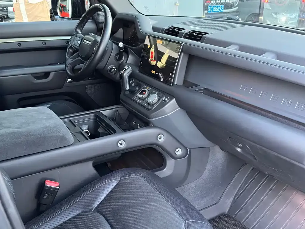 Land Rover Defender — фото 10