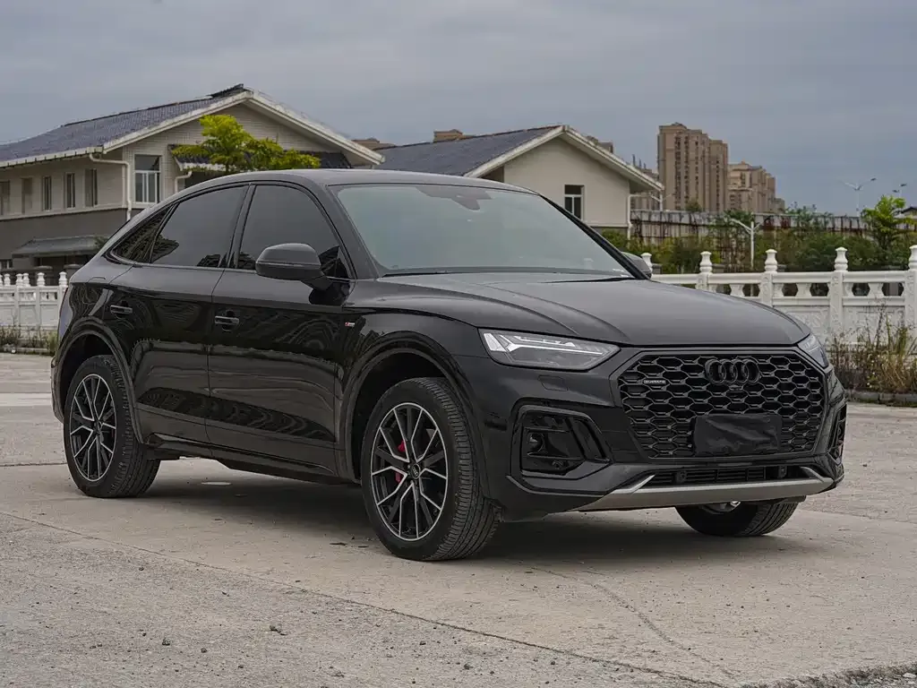 Audi Q5L Sportback — фото 4