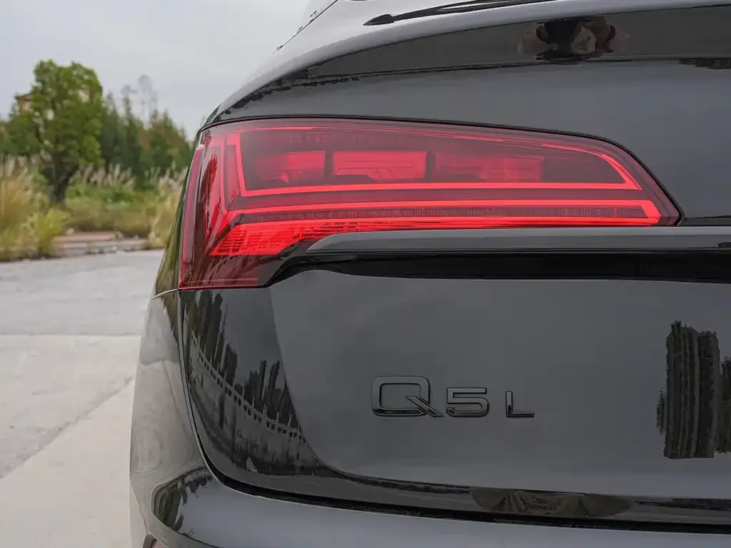 Audi Q5L Sportback — фото 2