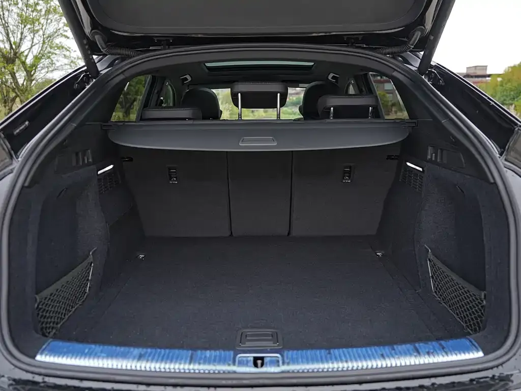 Audi Q5L Sportback — фото 3