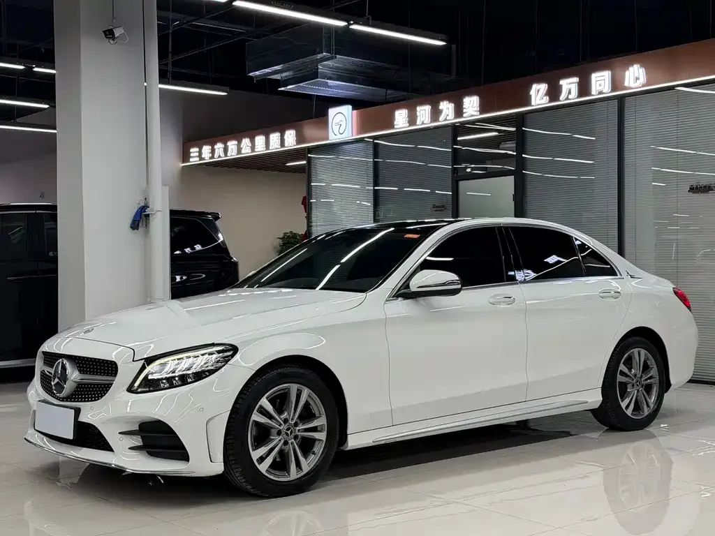 Mercedes-Benz C-Class — фото 1