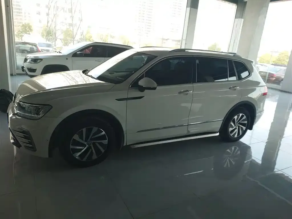 Volkswagen Tiguan L New Energy — фото 8