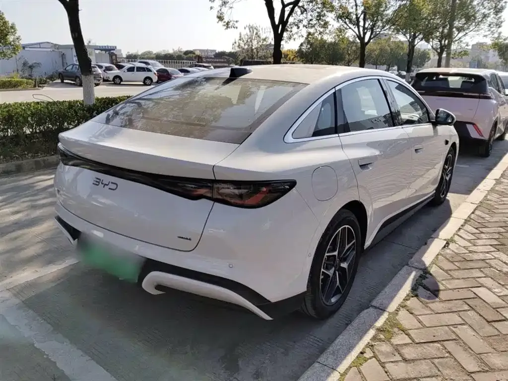 BYD Seal 06 — фото 10