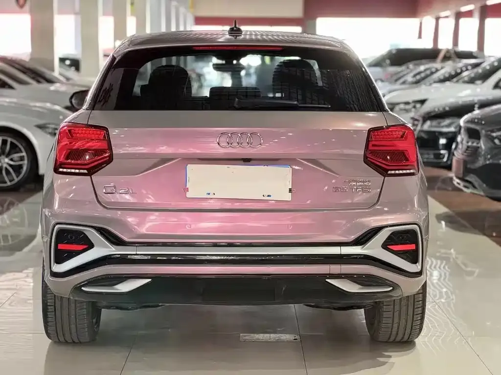 Audi Q2L — фото 3