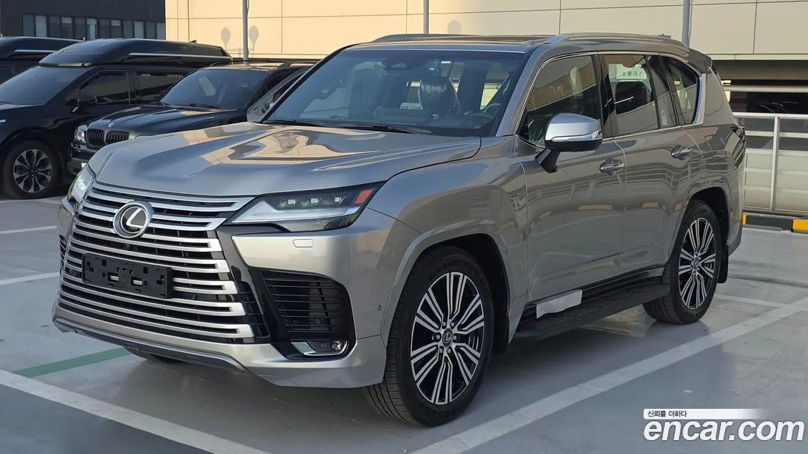 Lexus LX — фото 1