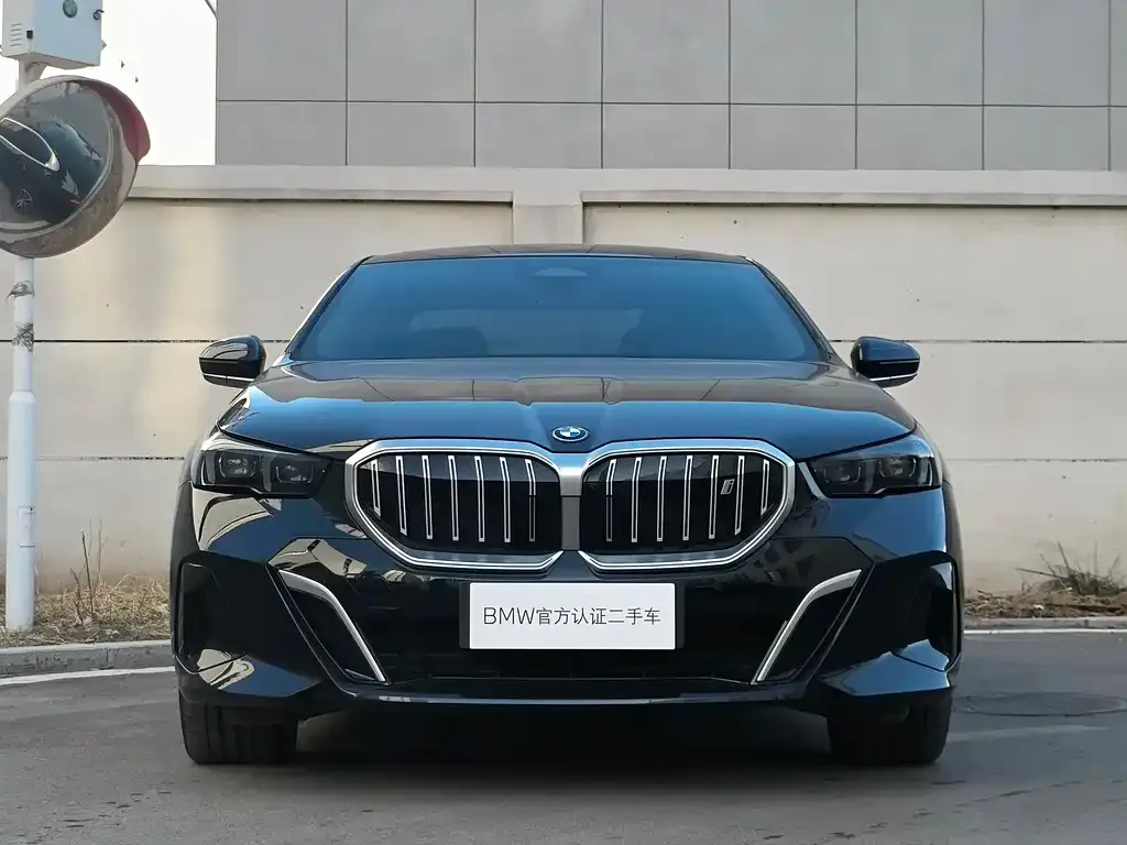 BMW i5 — фото 7