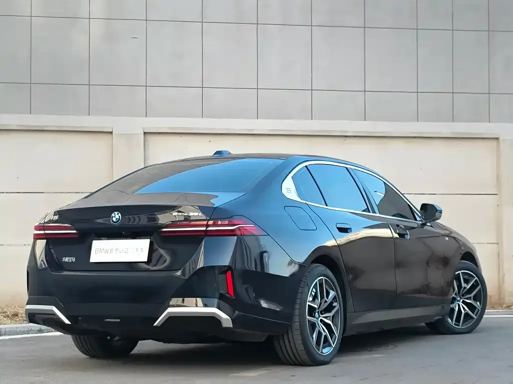 BMW i5 — фото 4