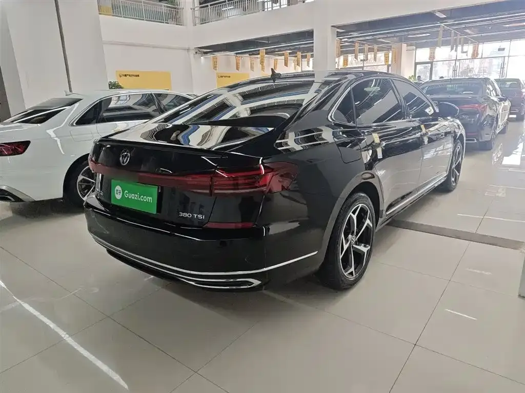 Volkswagen Passat — фото 4